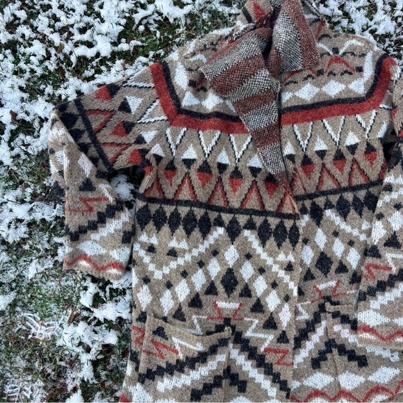 Cardigan - Picture 1 of 10